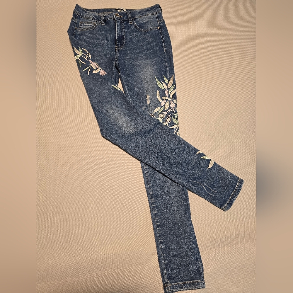 Only Embroidered Skinny Jeans